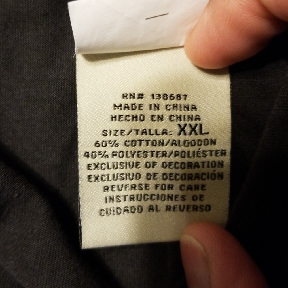 Black T-shirt with leather front pocket - Picture 5 of 6